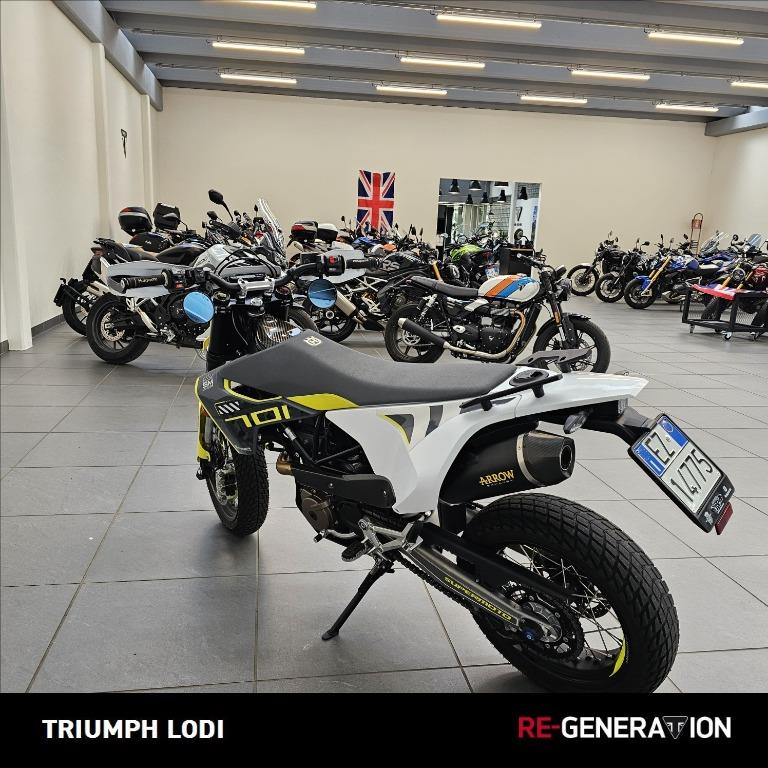 HUSQVARNA Supermoto 701 4T 