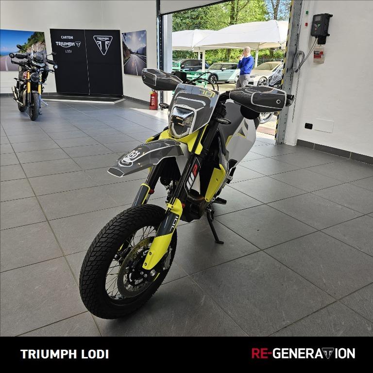 HUSQVARNA Supermoto 701 4T 