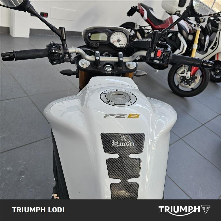 YAMAHA FZ8 780 