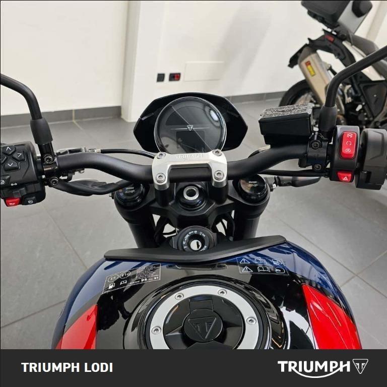 TRIUMPH Trident 660 Triple Tribute Abs