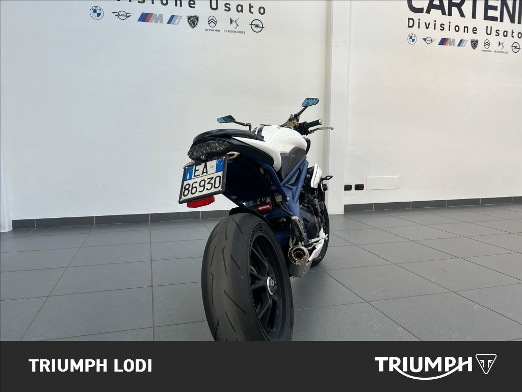 TRIUMPH Speed Triple 1050 SE