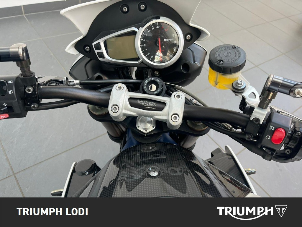 TRIUMPH Speed Triple 1050 SE