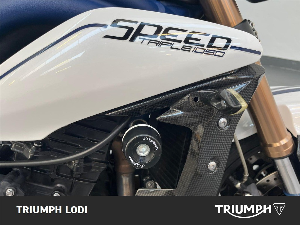 TRIUMPH Speed Triple 1050 SE